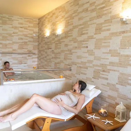 Palace Magnolia Szálloda