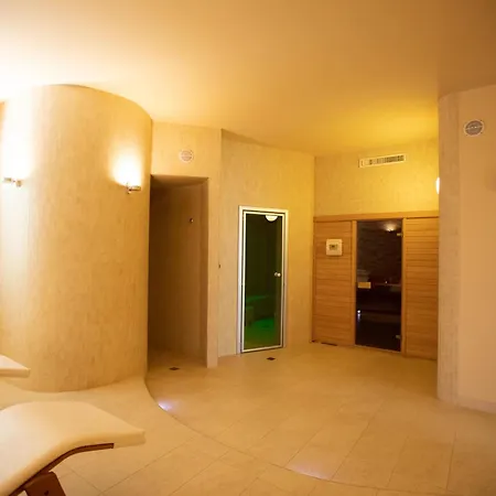 Palace Magnolia Szálloda 3*